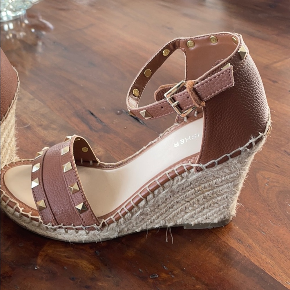 Shoes - Picture 2 of 4